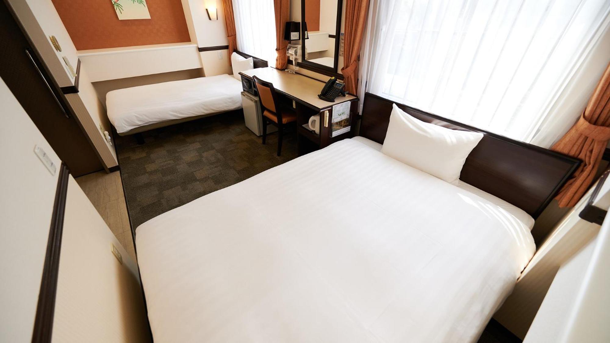 Toyoko Inn Fukuyama-Eki Shinkansen Minami-Guchi Rom bilde